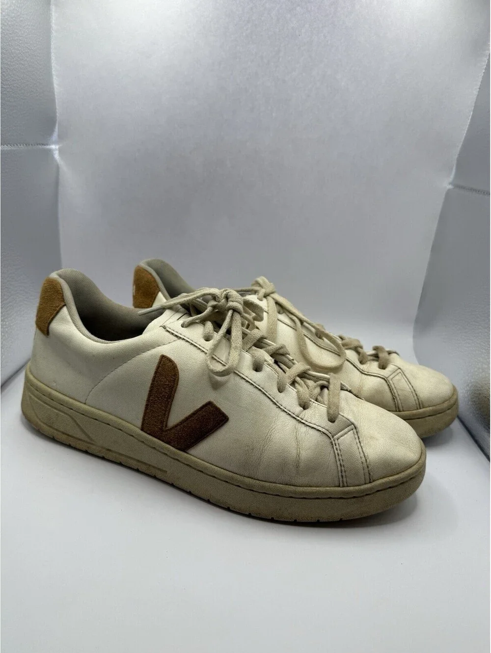 Veja Shoes Womens Size 9 White Canvas Low Top Casual Logo Sneakers Walking